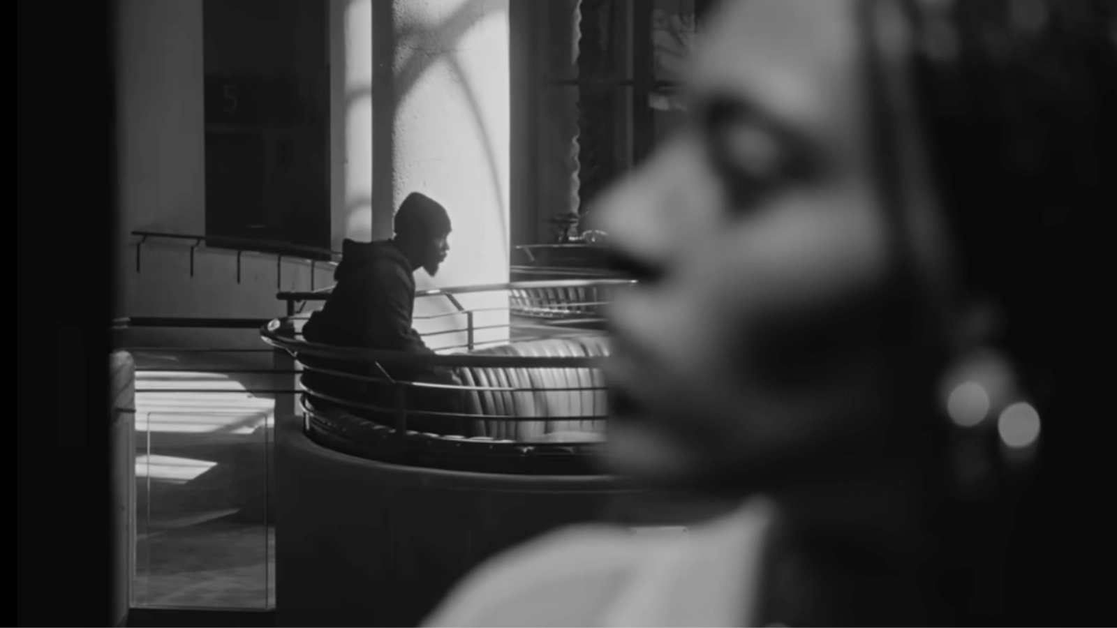 Kendrick Lamar sitting in the sofa in Westin Bonaventure Hotel, LA California